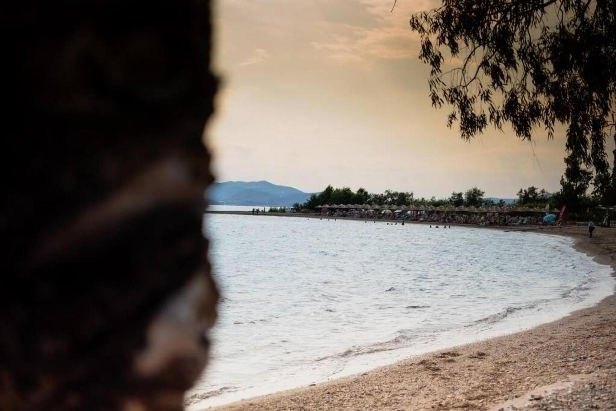Karnagio Seafront In Agria Kato Lekhonia Exterior foto